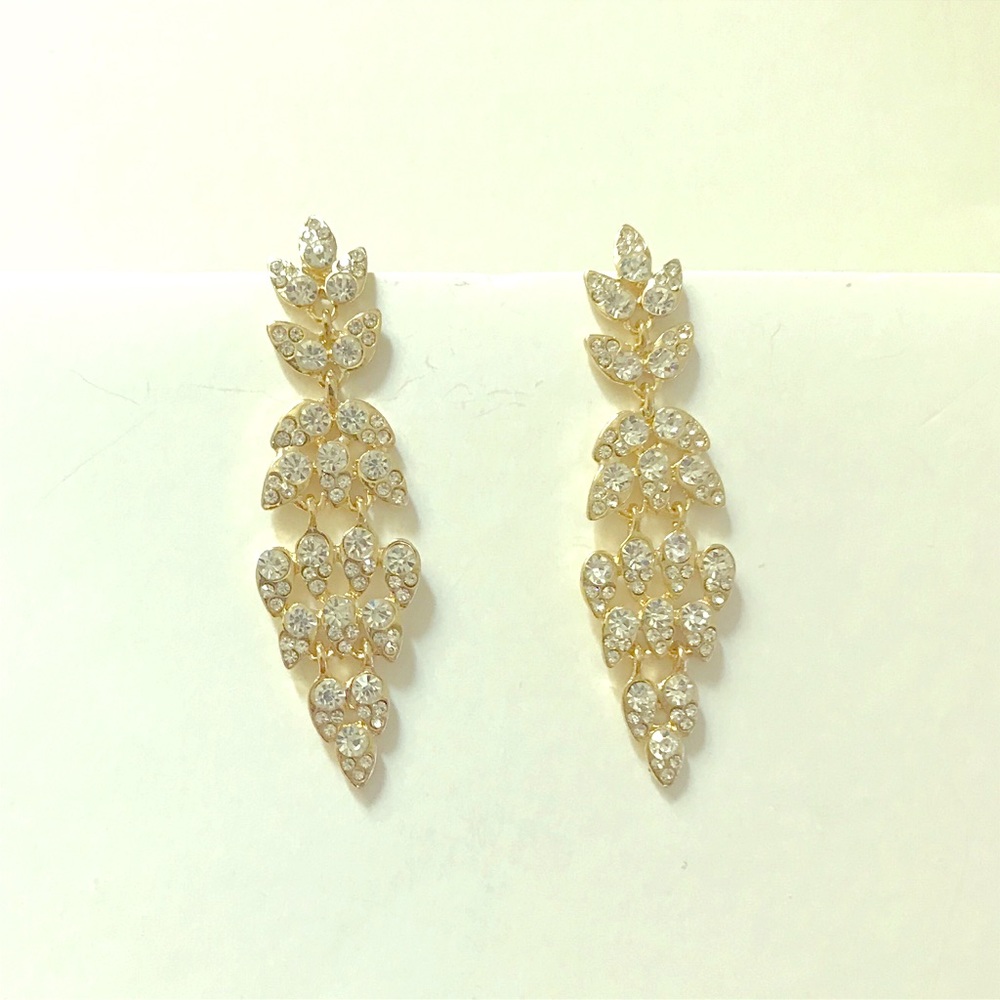 NWOT Chandelier crystal earrings goldtone encased